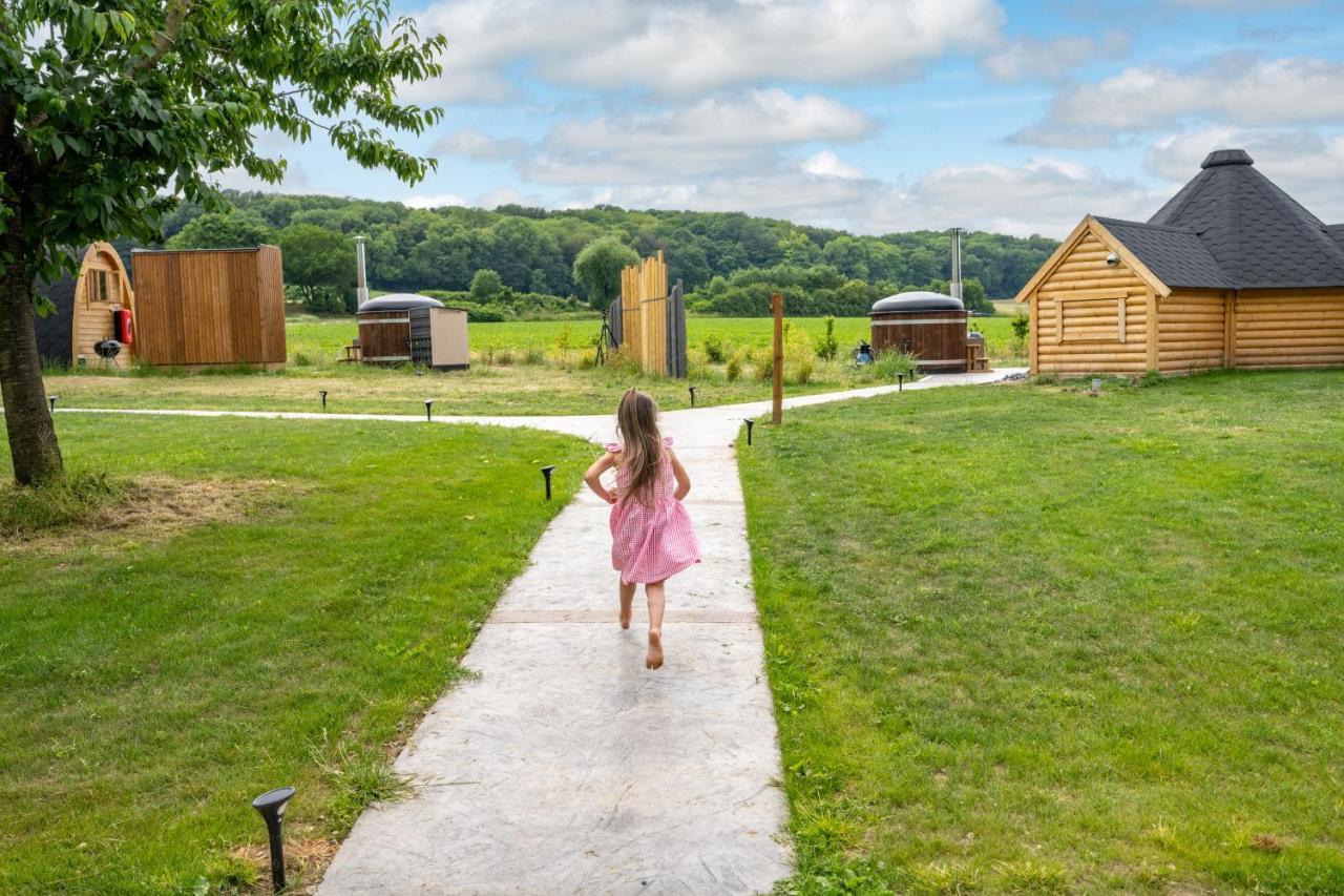 Logements Insolites A La Ferme - Yourte, Kota Ou Pod Farbus Exterior photo