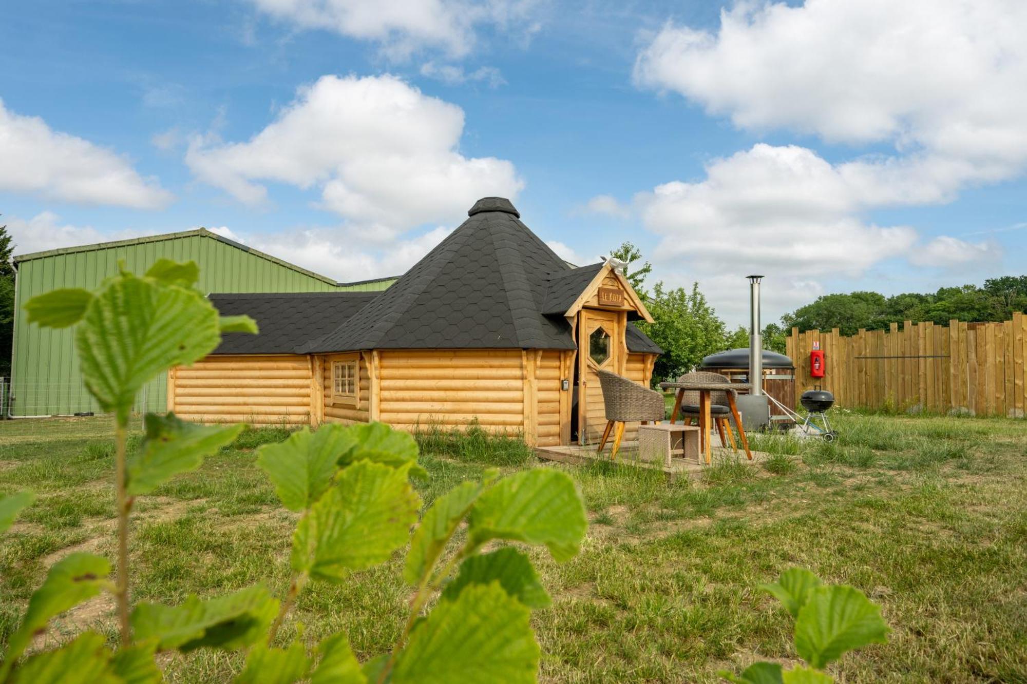 Logements Insolites A La Ferme - Yourte, Kota Ou Pod Farbus Room photo